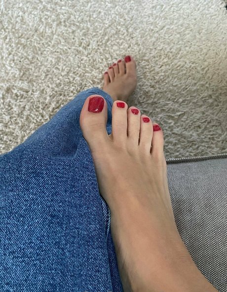 Itsnatysfeet star nude photos