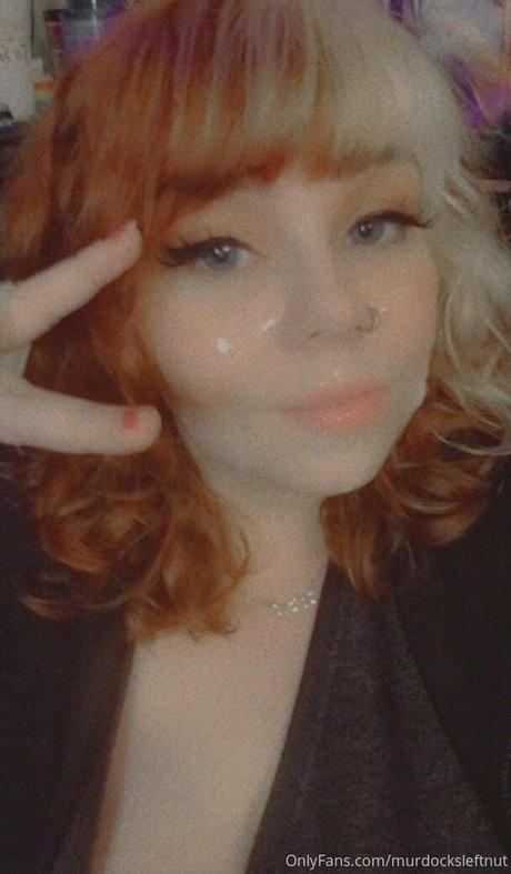 murdocksleftnut pretty model pic