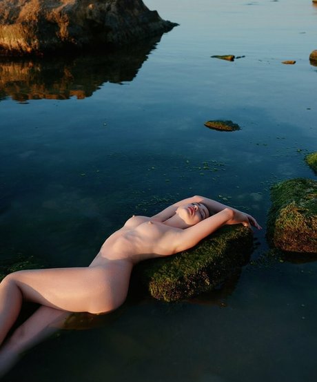 Olia Malyuchenko nude star gallery