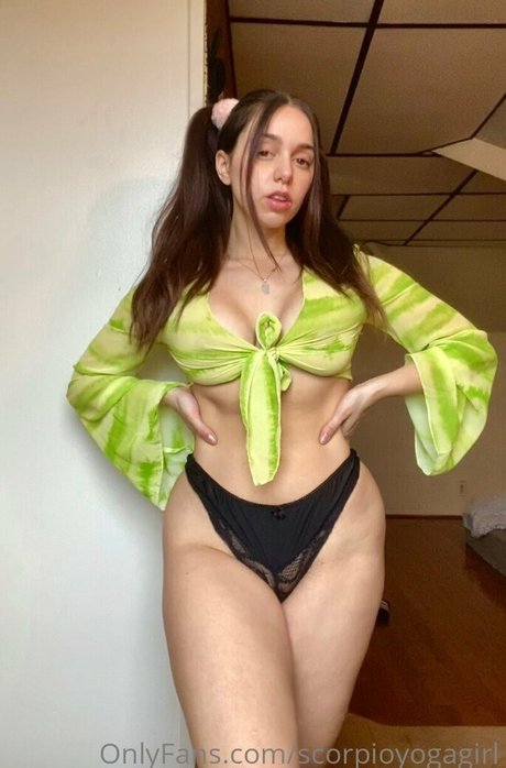 Bendy Lola model perfect img