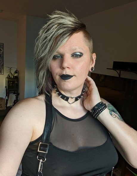 Demongirlcock erotic model archive