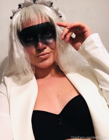 bella sun_ erotic pornstar pictures