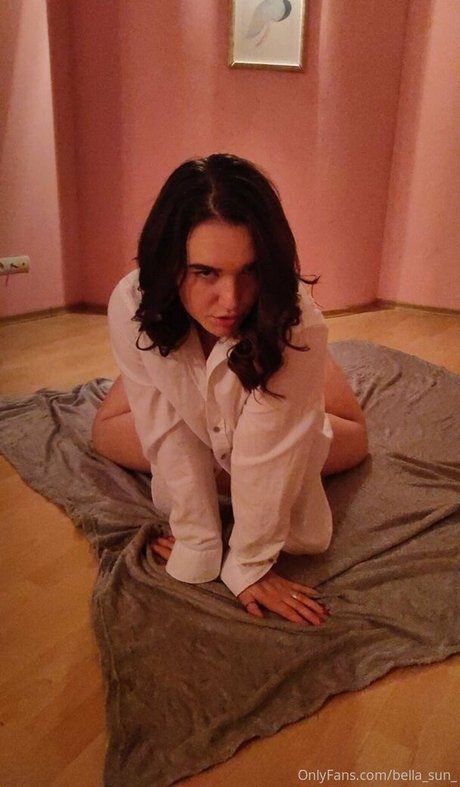 bella sun_ pretty actress photo