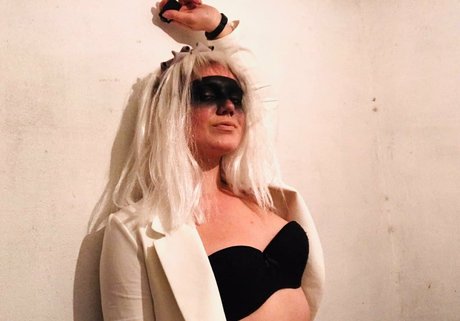 bella sun_ art model photo