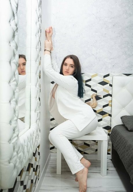 bella sun_ model sexy pictures