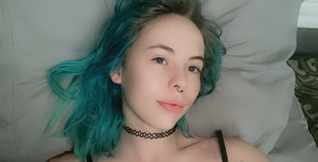 thebunnybabyy model adult img