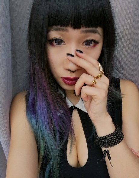 nakito free naked model photo