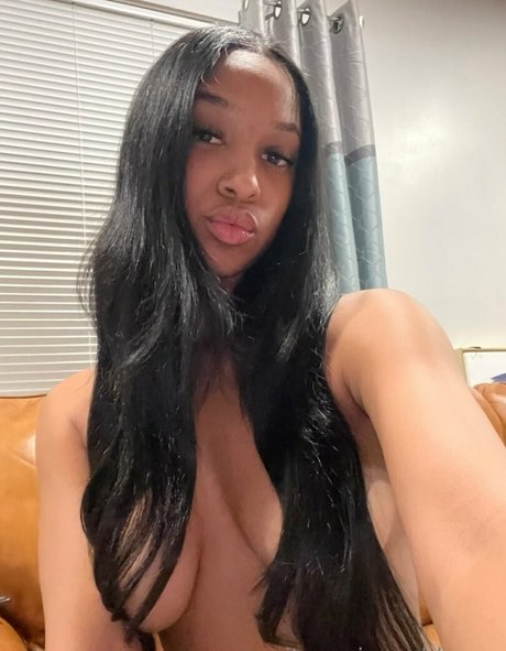 sexcmuseee model beautiful photo