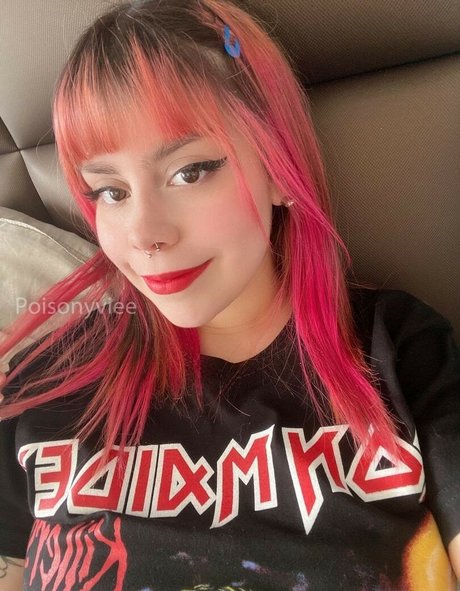 poisonyviee sexy model galleries