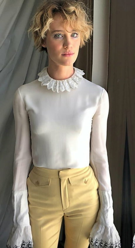 Mackenzie Davis adult model pictures