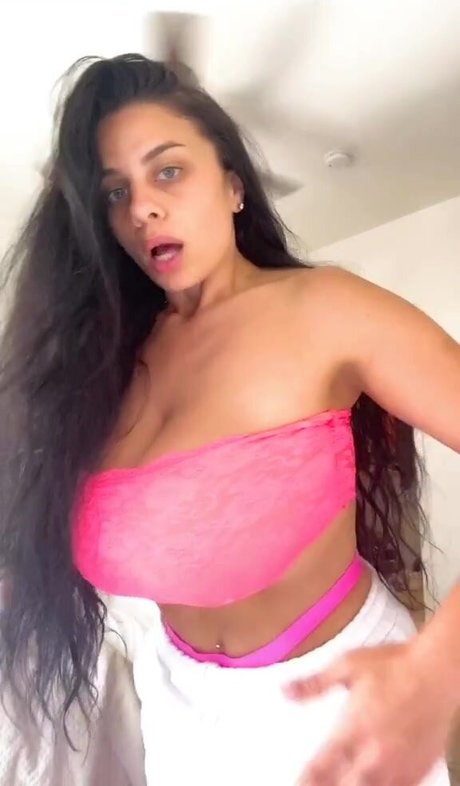 Jordan Taverner nice actress photos