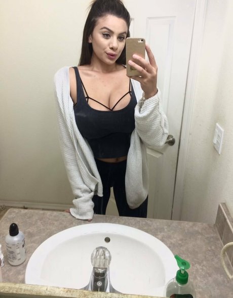 Jordan Taverner model top pictures