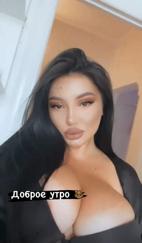 latina onlyfans free photo