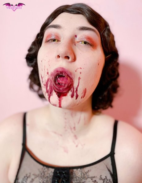 omankovivi model adult pictures