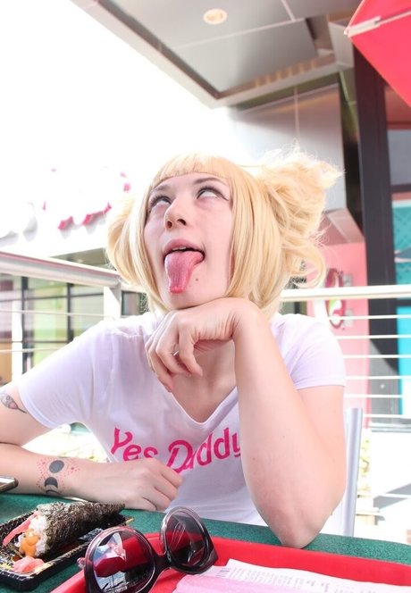 omankovivi art star picture