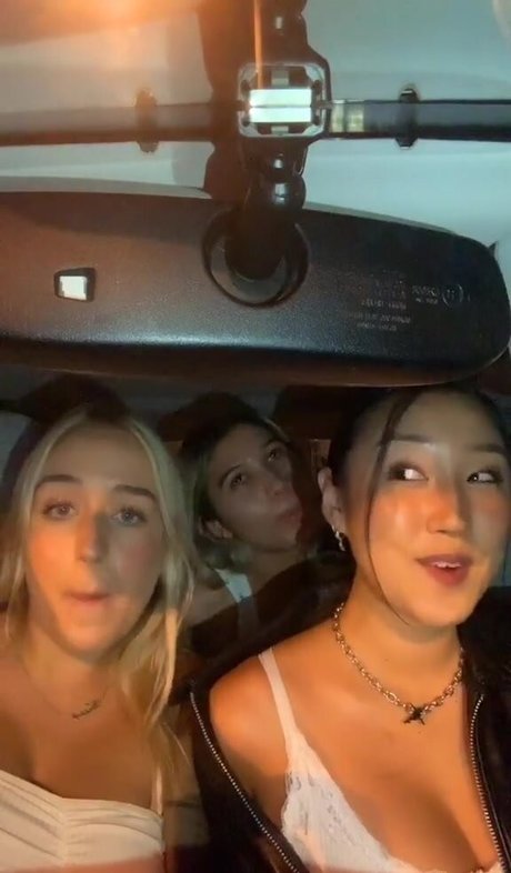 Holly Youpa free star pictures