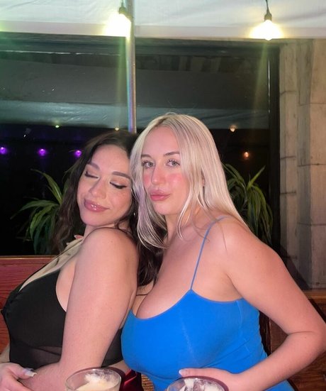 Holly Youpa adult model gallery