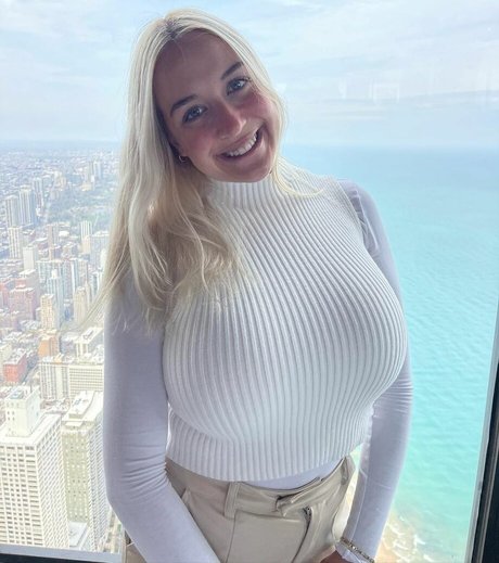 curvy kitty onlyfans hot sexy image