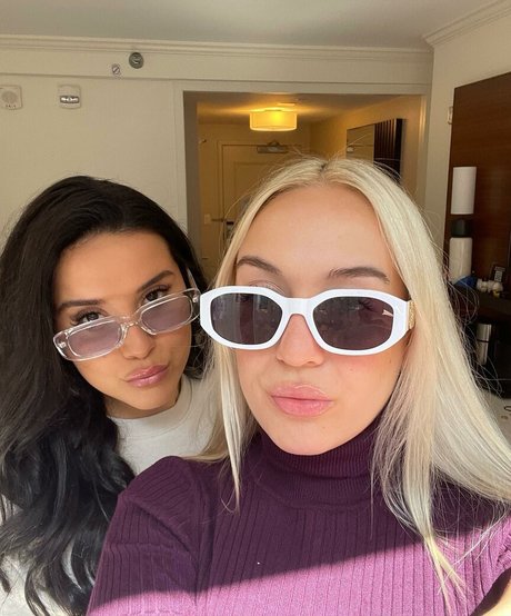 Holly Youpa adult actress gallery