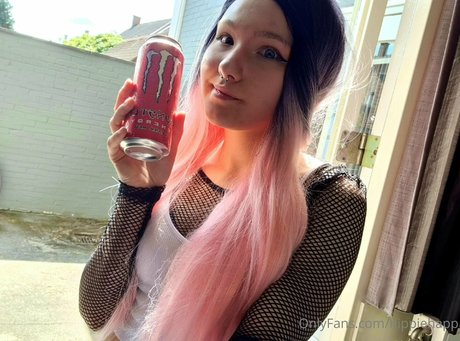 popular onlyfans beautiful naked pic