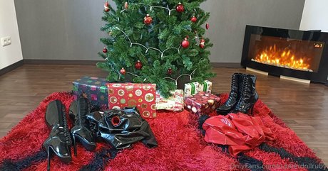 rubberdollruby star exclusive image