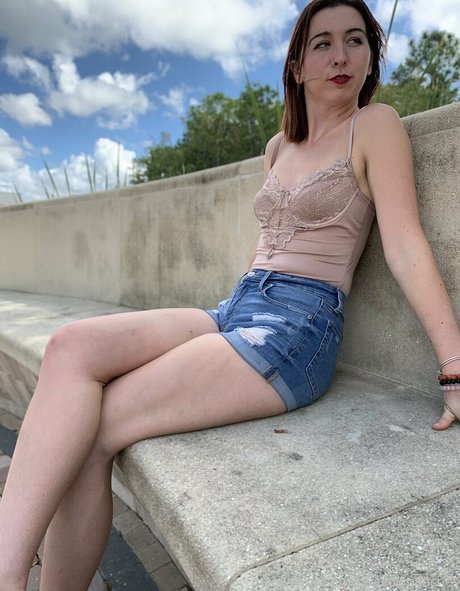 swallowpeaches xxx pornstar gallery