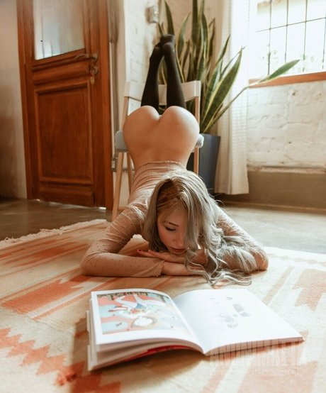 Anonimatta hot star images