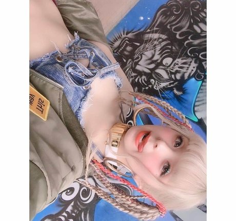 Mizuhashi Mai sexy pornstar pics