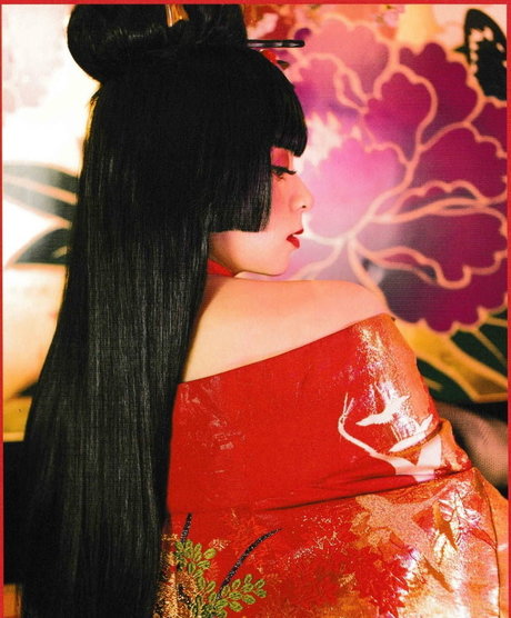 Mizuhashi Mai star erotic pics