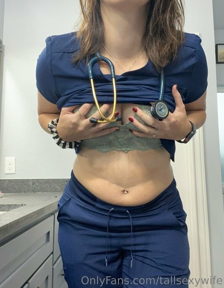 tallsexywife best star img