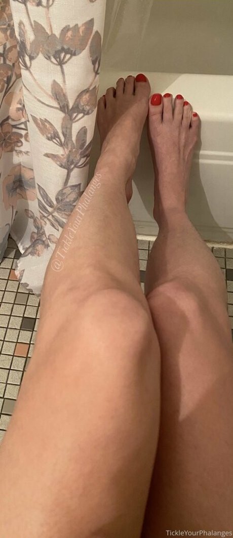 milf pantyhose onlyfans top image