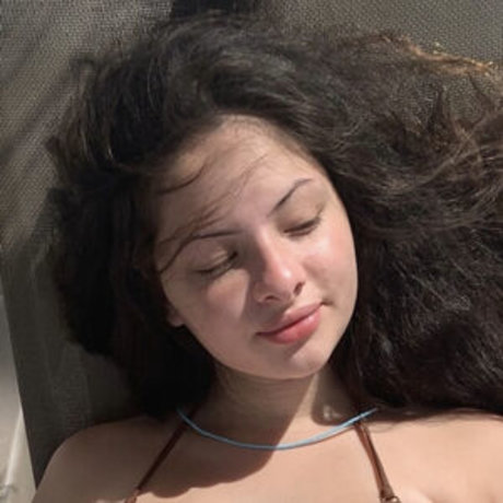 Real Kenishaa porn model galleries