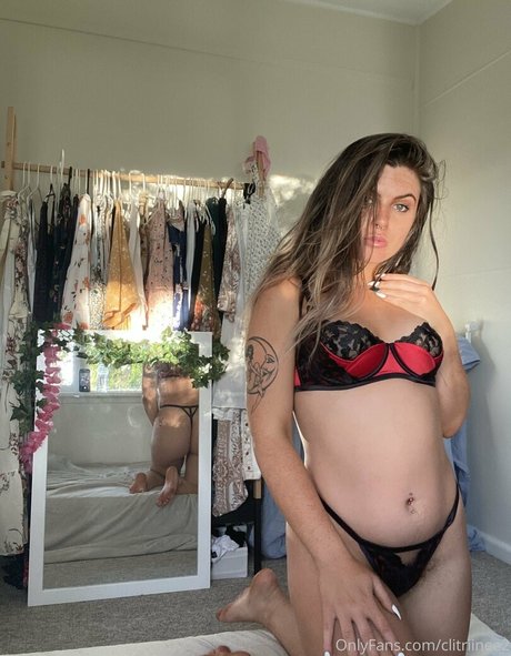 clitriinee2 adult actress image