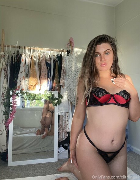 clitriinee2 exclusive star picture