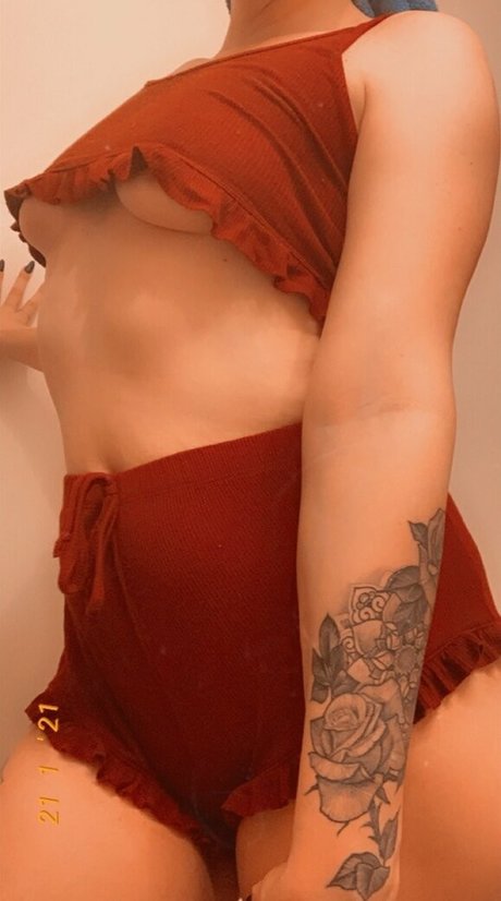 carlyraeofficial nudes model archive