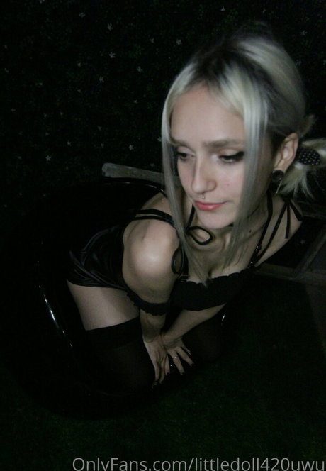 littledoll420uwu model beautiful pictures
