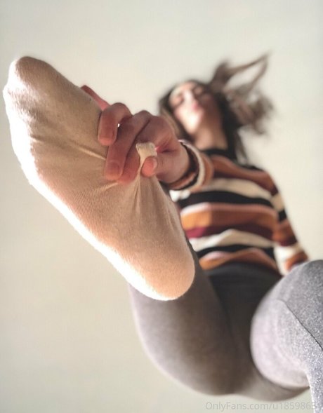 giantesselixs model perfect photos