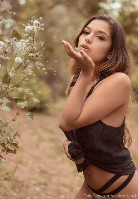 ashleylfrench nude model pictures