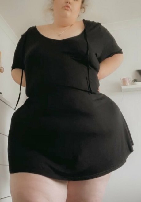 petite asian onlyfans free naked pic