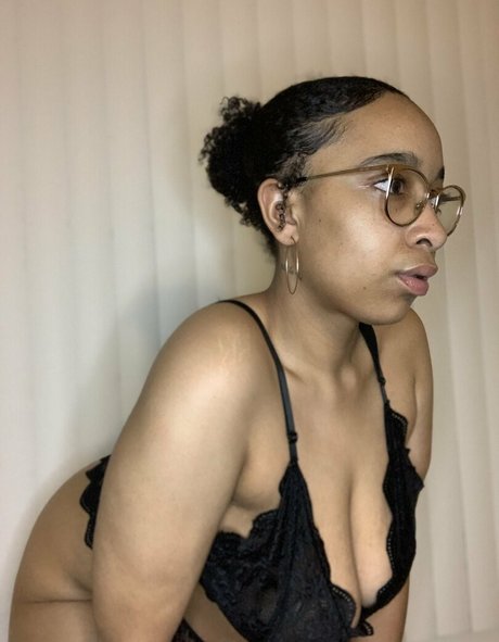 french kiss nude actress pics