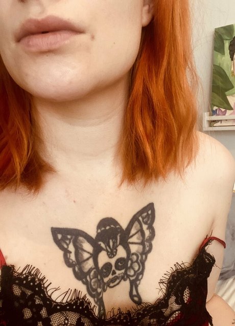 suzieks model naked photos