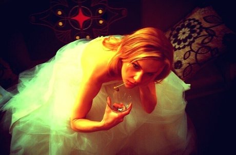 Rhea Seehorn hot model pic