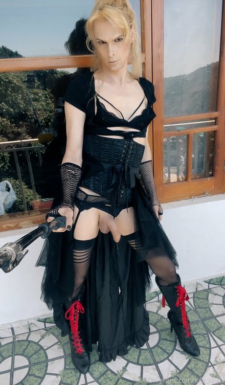 lola spais model pornographic picture