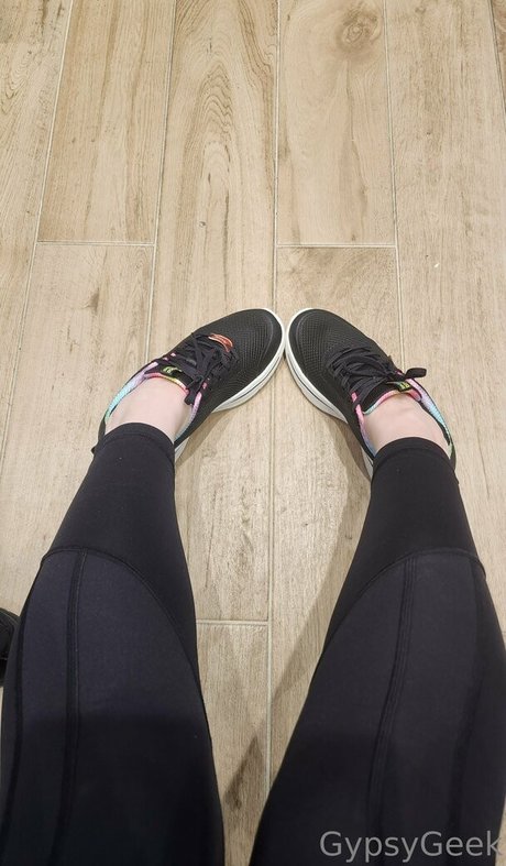 GypsyGeek adult model img