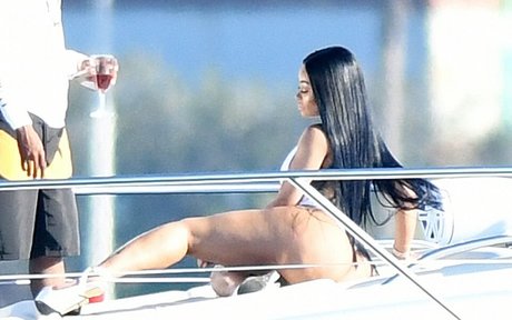 Blac Chyna model hot pics