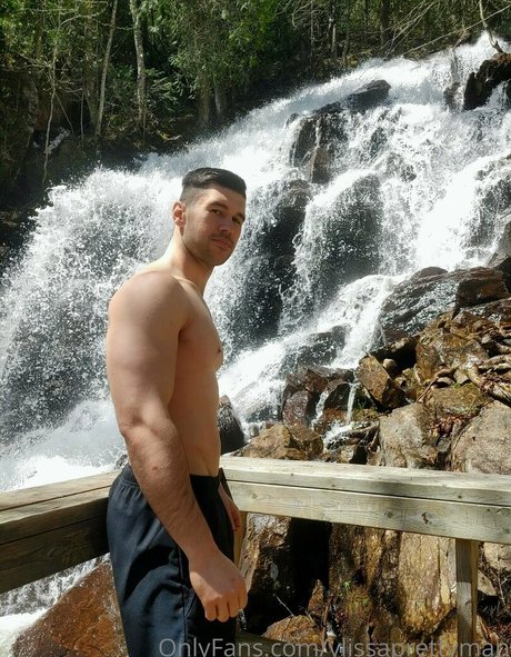 ylissaprettymanfree nudes model archive