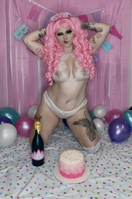 canadiancomiccutie model erotic photos