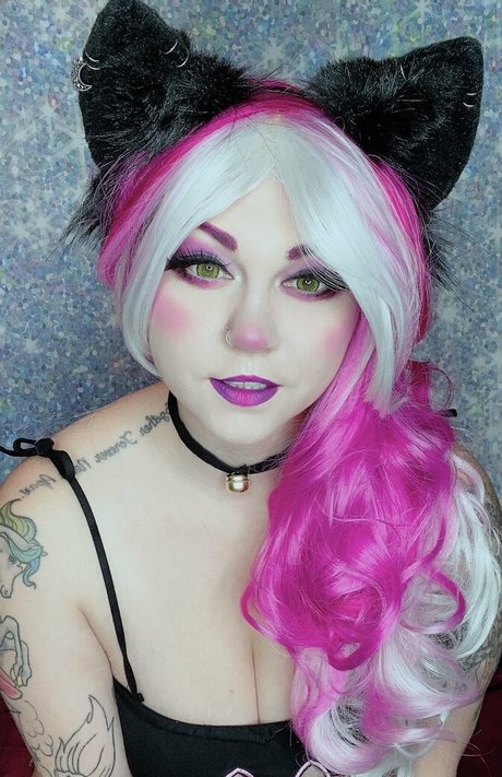 canadiancomiccutie erotic star photo