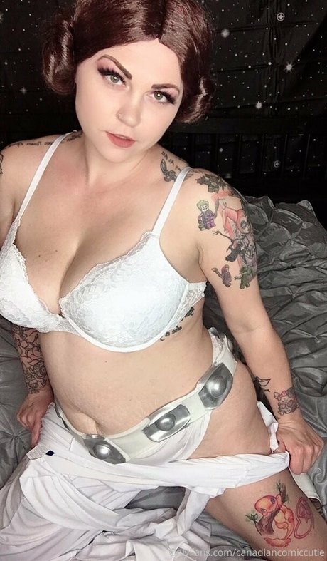 canadiancomiccutie sexy model pics