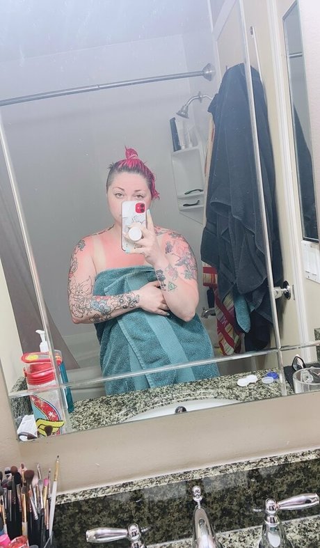 canadiancomiccutie porn model image